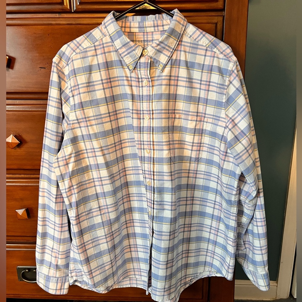 NICE Vintage Women’s L.L. Bean Button Down Shirt Sz XL!